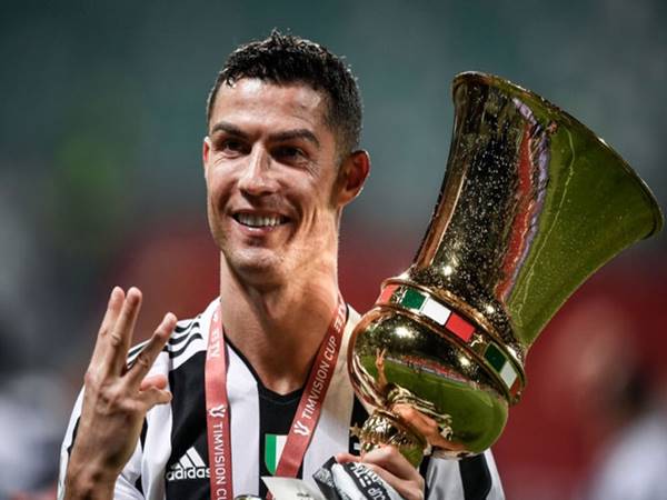 Ronaldo là vua phá lưới Serie A mùa giải 2020/2021